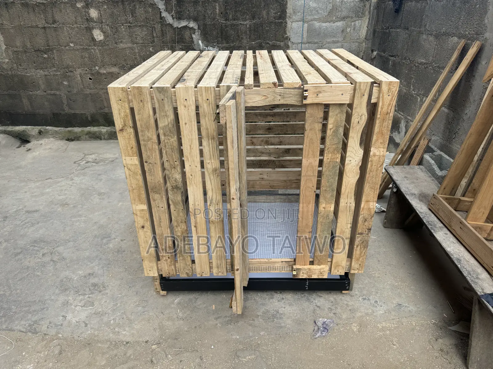 Pallet Wooding Cage for Dogs