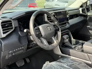 Toyota Tundra Limited 2022 Green