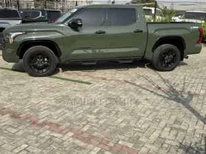 Toyota Tundra Limited 2022 Green