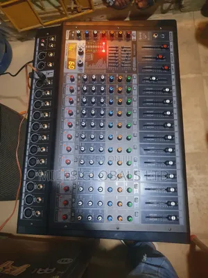Yamaha 12channel Powered Mixer