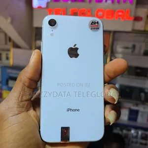 Apple iPhone XR 256 GB White