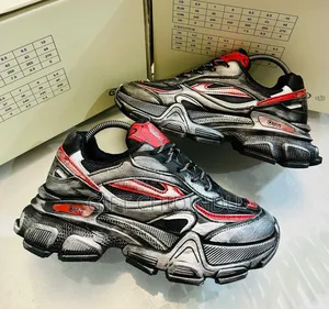 Photo - New Quality Men Givenchy Sneakers
