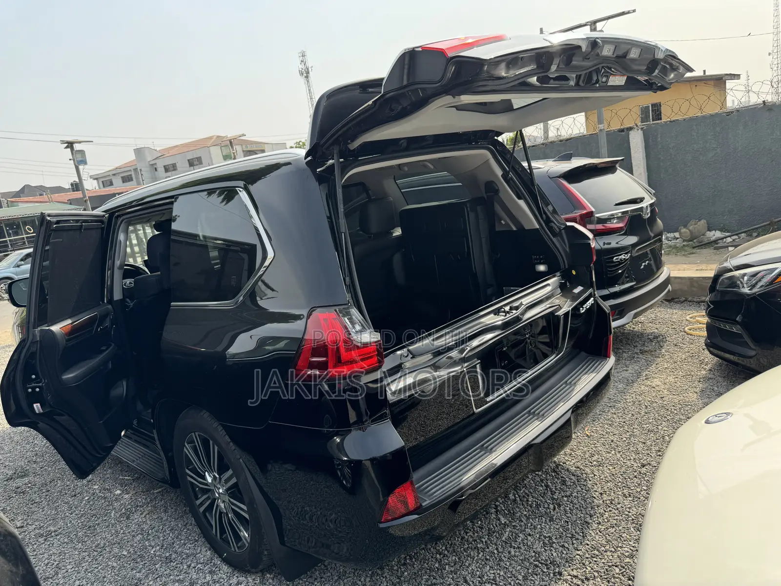 Lexus LX 2018 Black