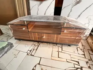 High Quality 4ft Tv-Shelf With Glass Top