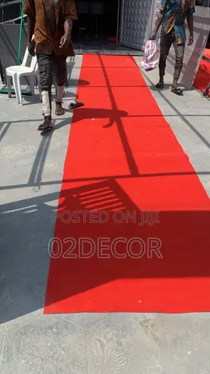 Plain Red Rugs Suitable for Walkway