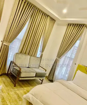 Gold Quality and Neatly Installed Curtains