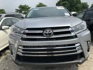 Toyota Highlander 2018 Silver