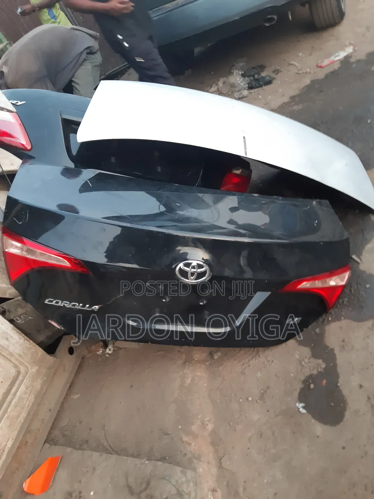 Boot Toyota Corolla 2015
