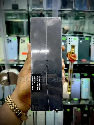 New Samsung Galaxy S10e 128 GB Black