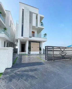 5bdrm Duplex in Chevron for sale