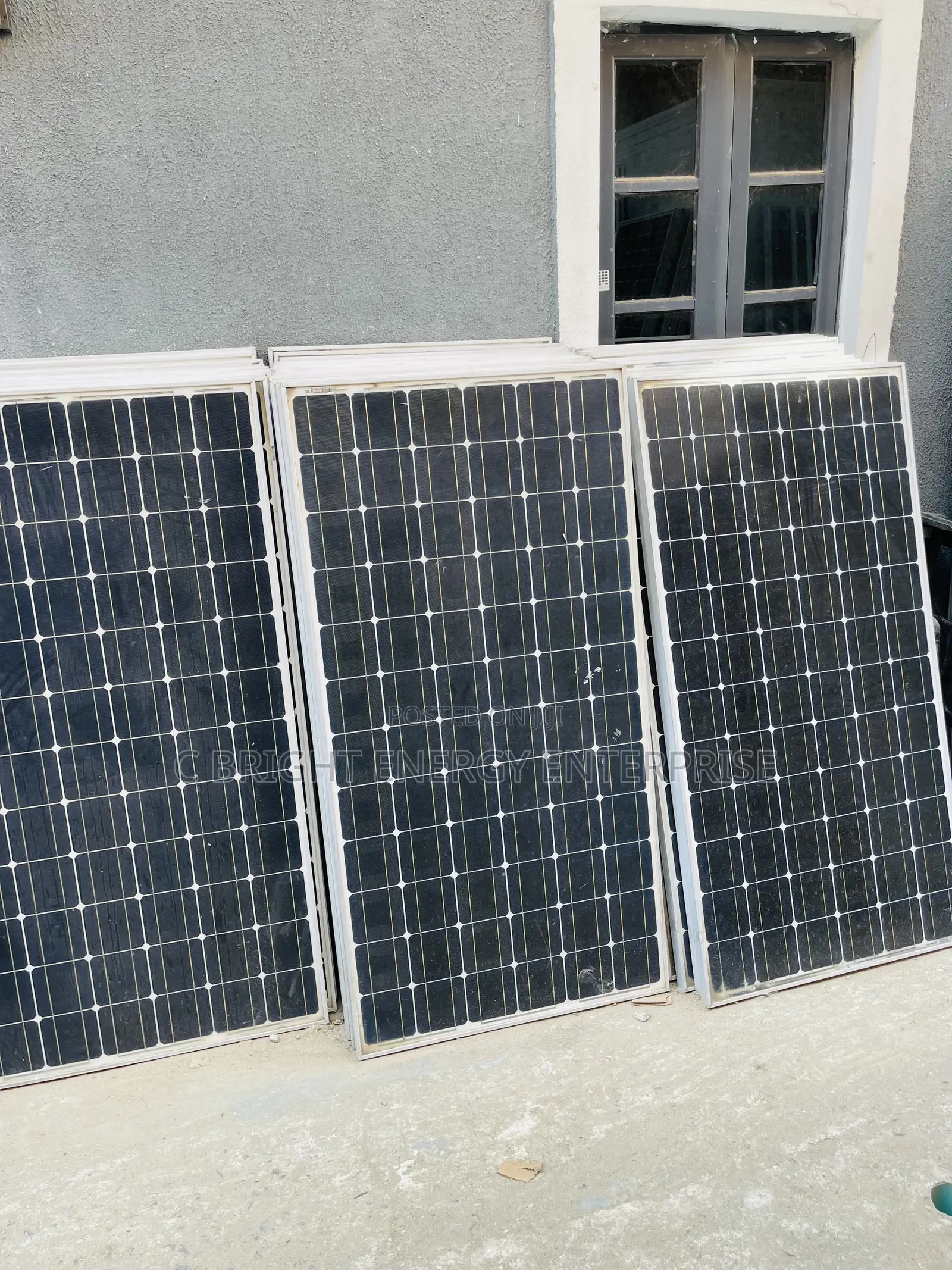 300watts Canadian Solar Panel 25 Years Guarantee