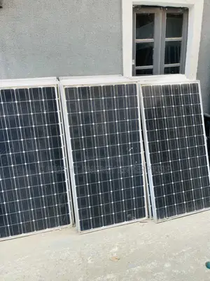 300watts Canadian Solar Panel 25 Years Guarantee