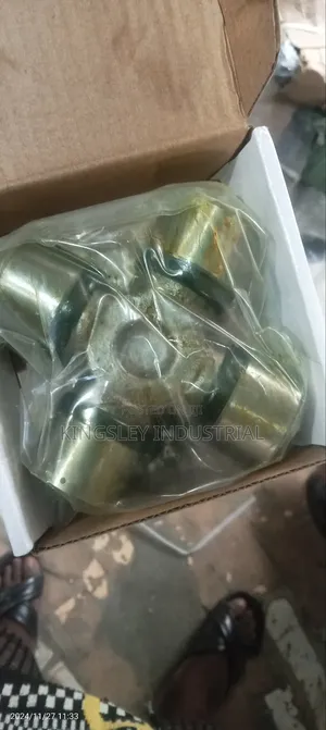 Universal Joint Cross-Bearing