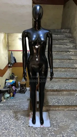 Faceless Size 8 Glossy Black Mannequin