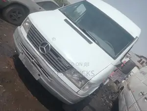 Photo - Mercedes-Benz Sprinter 2005 White