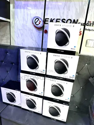 Brandnew Onyx Studio 8 Speaker