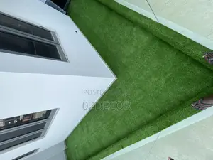 Quality Green Grass for Balcony