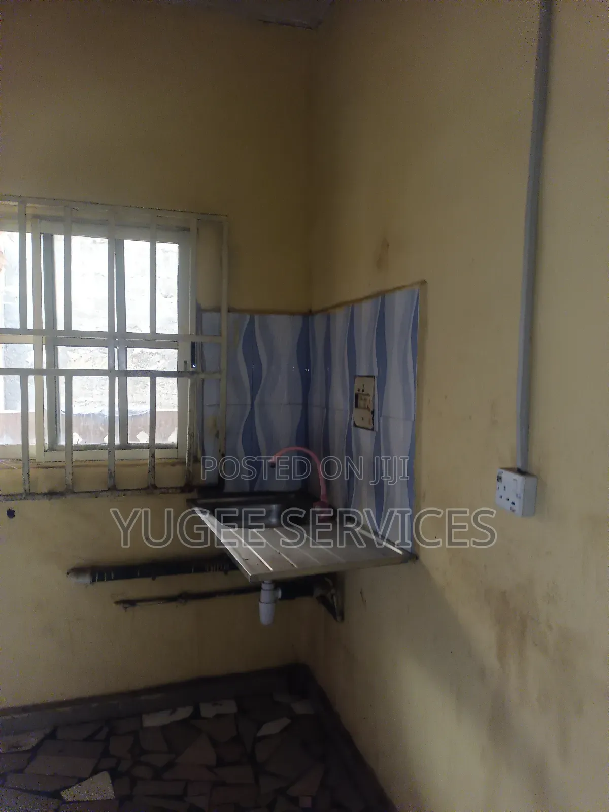 3bdrm Block of Flats in Bonsaac, Oshimili South for rent