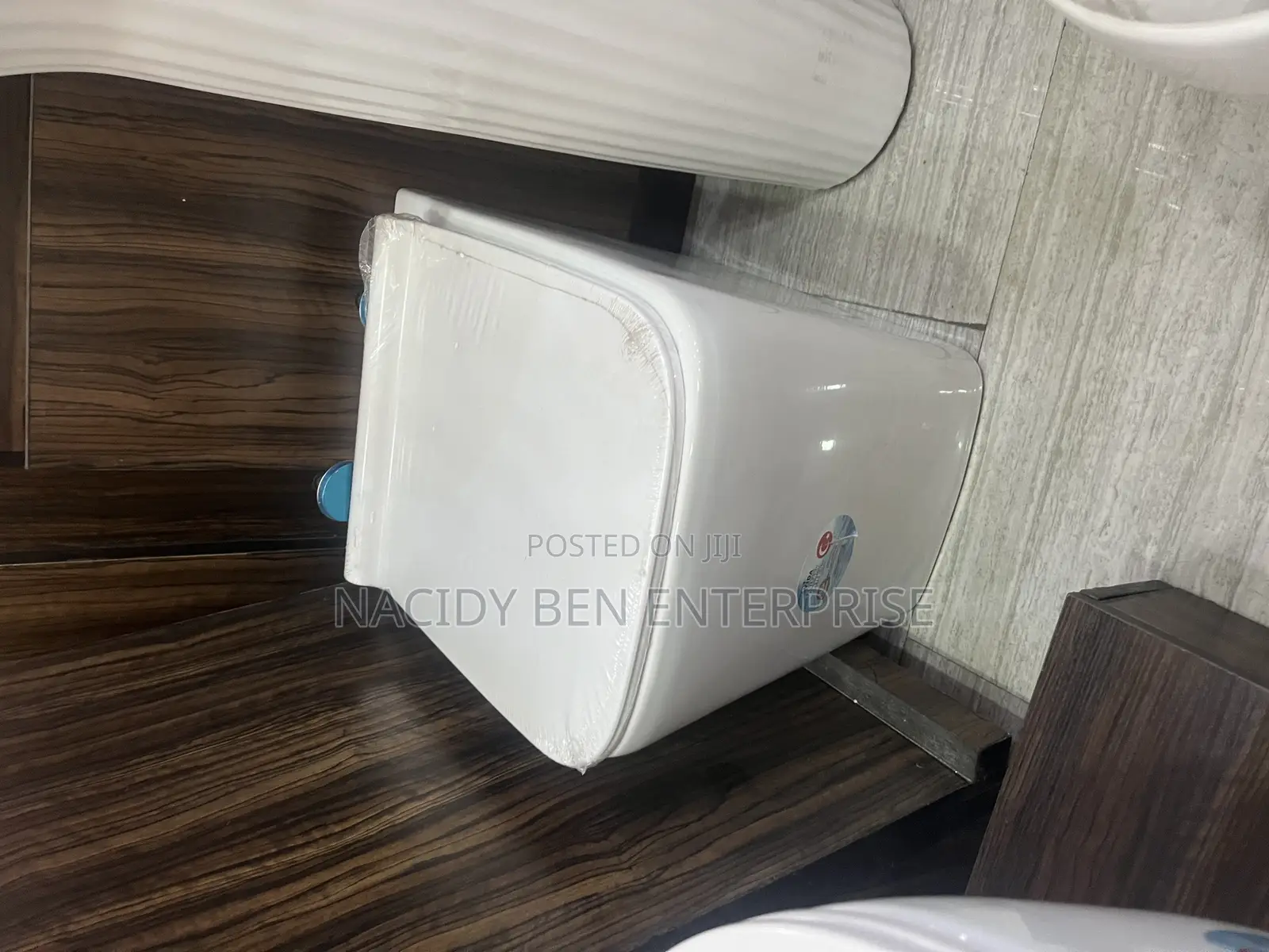 Sitting Conceal Wc