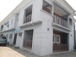 3bdrm Block of Flats in Ogombo for rent
