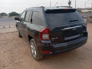 Jeep Compass Latitude 4dr SUV (2.0L 4cyl CVT) 2015 Black