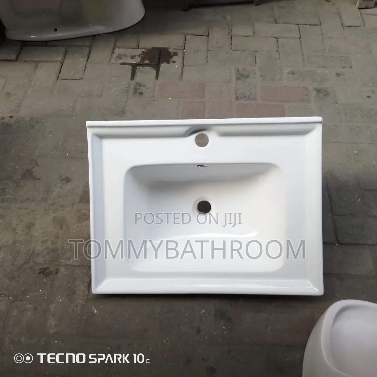 Cabinet Basin
