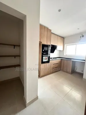 2bdrm Block of Flats in Bilad Estate for rent