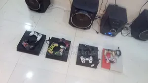 Clean Ps4 With One Controller Games Installed Nice