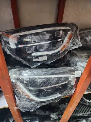 Glc300 2019 Set of America Headlight