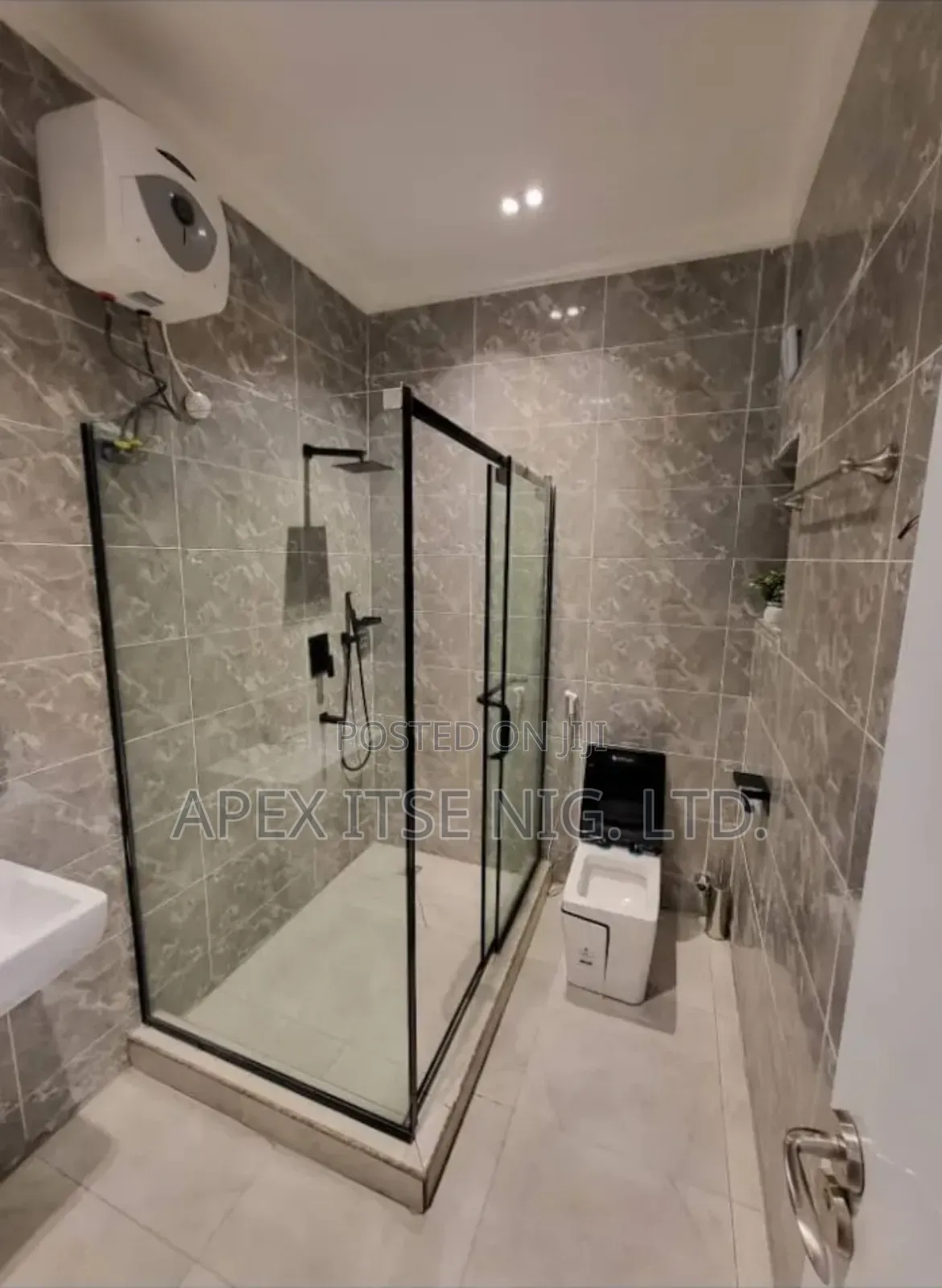 Matt Black Accessories Shower Cubicle