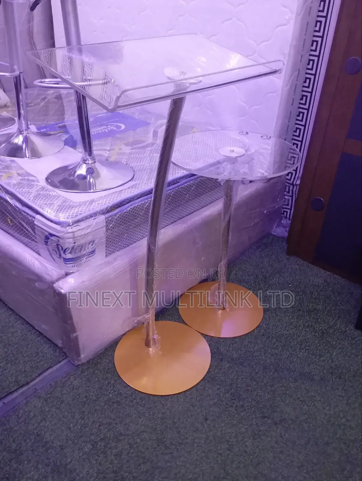 Single Stand Glass Pulpit With Side Stand