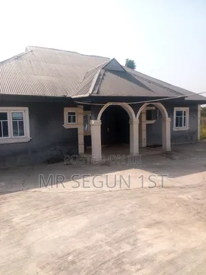 4bdrm Bungalow in Jiboye, Apata for sale