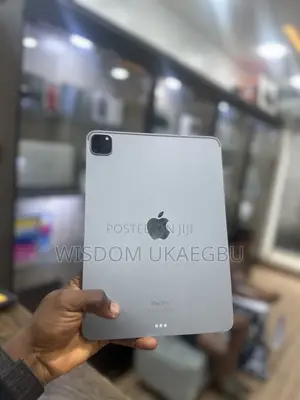 Apple iPad Pro 12.9 (2022) 128 GB Silver