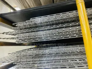 1” X 1”. 25mm X 25mm Mesh Wire
