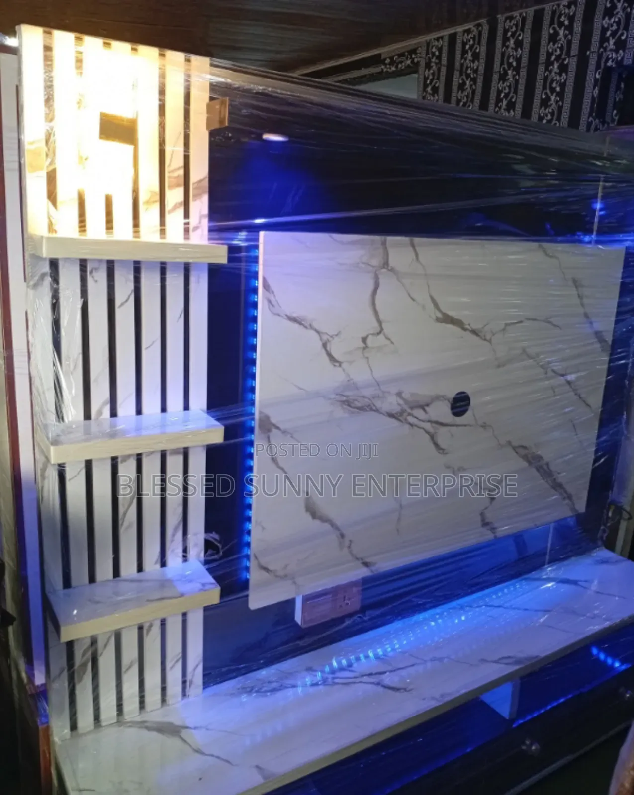 Tv Console for 6x6