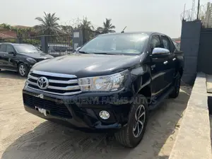 Toyota Hilux SR5+ 4x4 2018 Black