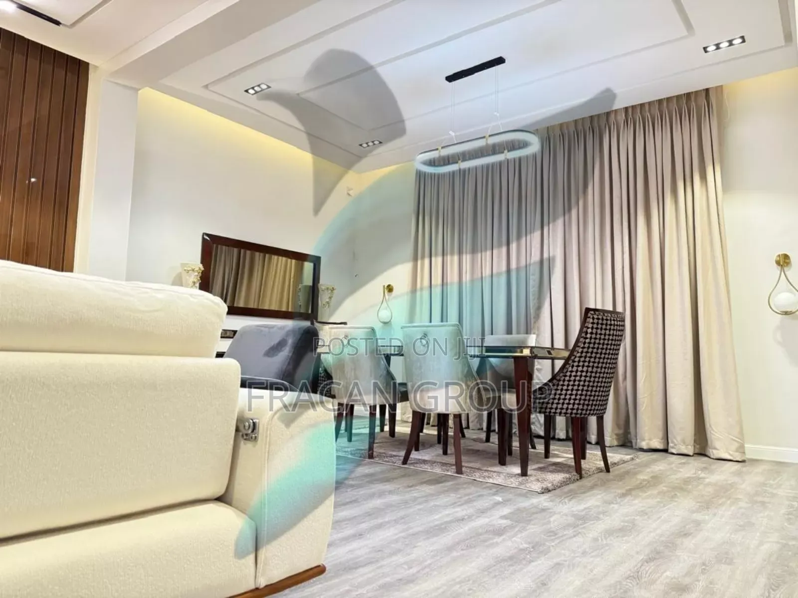 Quality Woodlike Flooring. Water Resistant