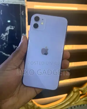 Photo - Apple iPhone 11 64 GB Purple
