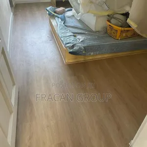 Vinyl Woodlike Floor