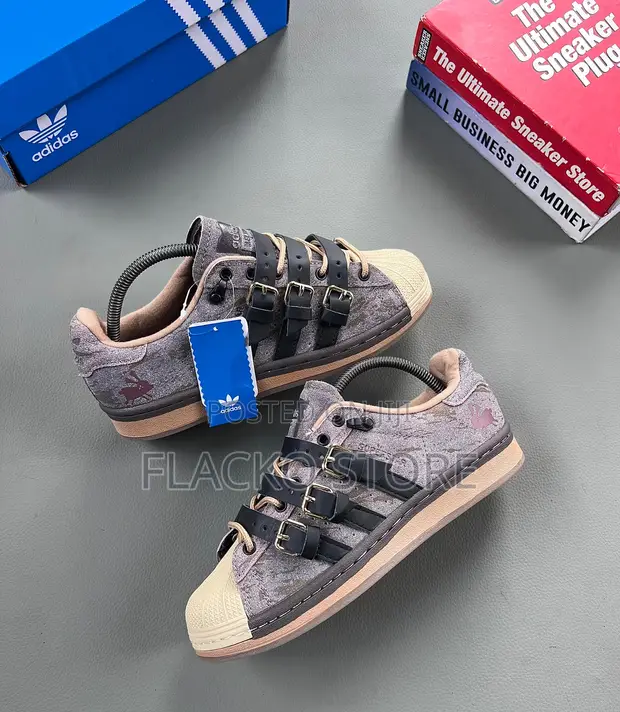 adidas gazelle silver green womens adidas SUPERSTAR 82 SFTM 'Core Black' main image 1