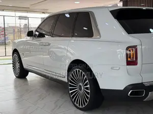Rolls-Royce Cullinan Base 2020 White