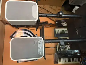 Photo - Uk  Use Studio Monitor (Best for Mobile Works )