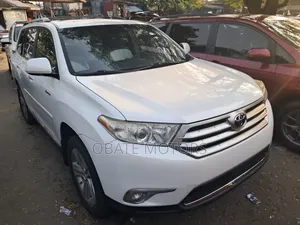 Toyota Highlander Limited 3.5l 4WD 2013 White