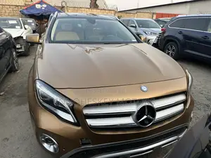 Mercedes-Benz GLA 250 2018 Brown