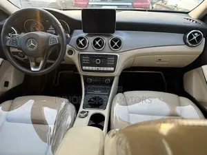 Mercedes-Benz GLA 250 2018 Brown