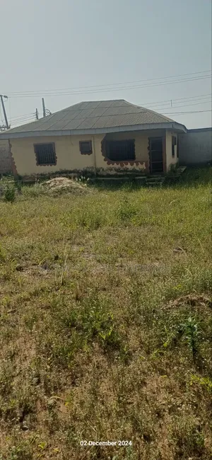 3bdrm Bungalow in Oke Ayo Estate, Agric for sale
