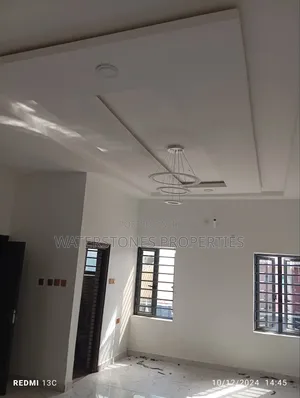 3bdrm Block of Flats in Asaba, Oshimili South for rent
