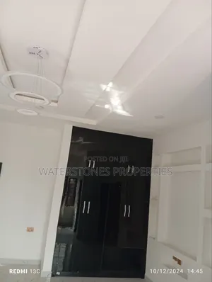 3bdrm Block of Flats in Asaba, Oshimili South for rent