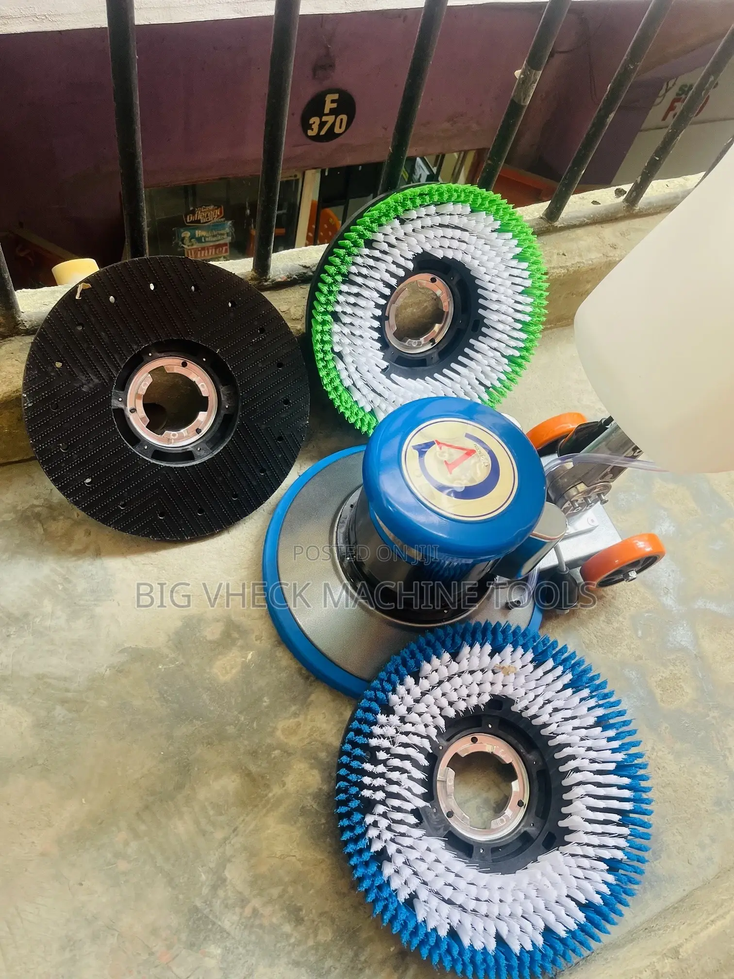 Original Floor Scrubbing Machine