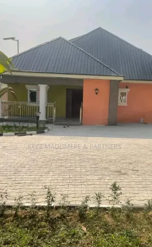 Photo - 4bdrm Bungalow in Inside A Gated for sale